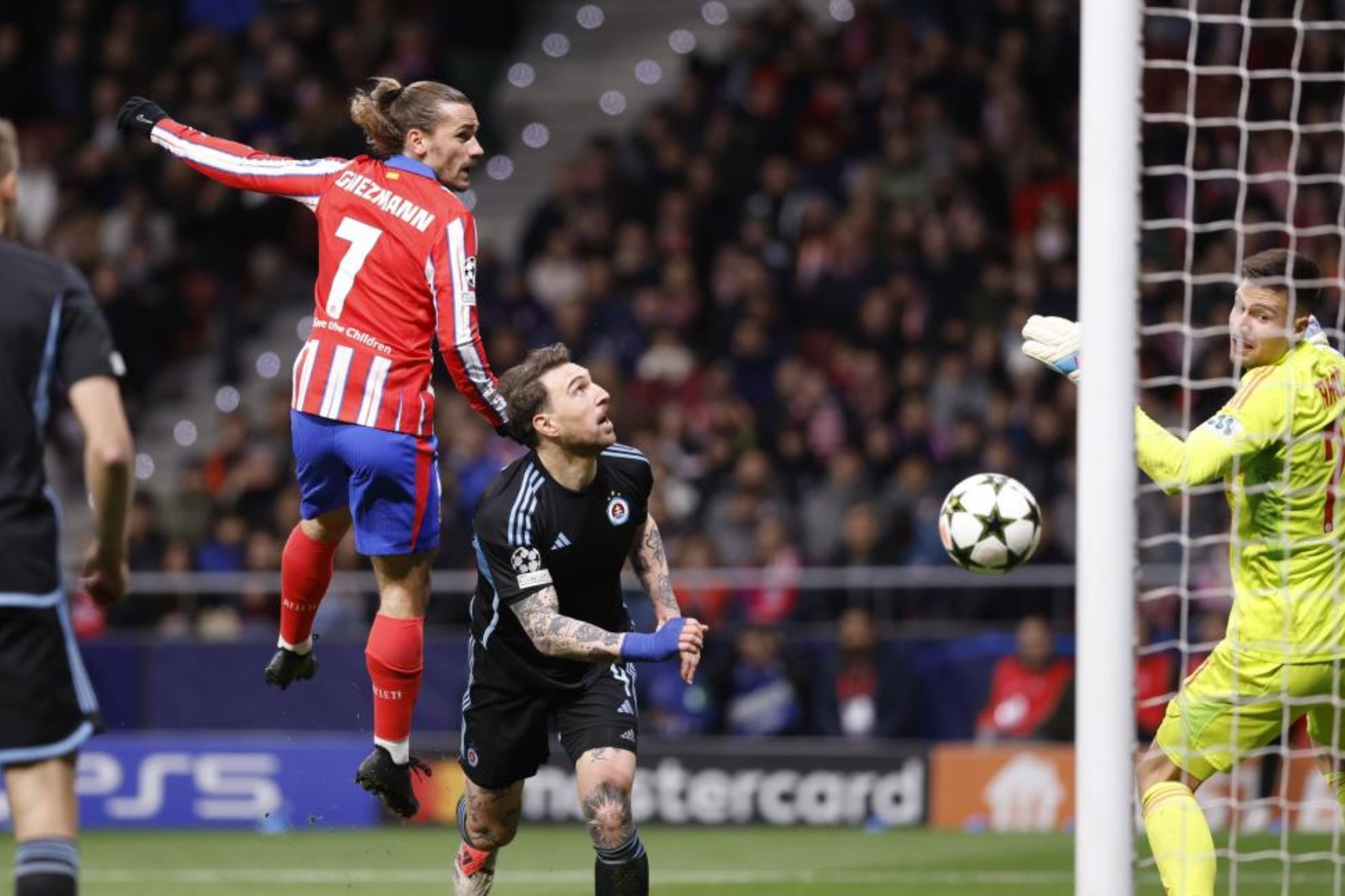 利用他的高 利用他的高